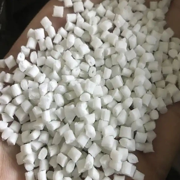 Plastic pelletsaaa